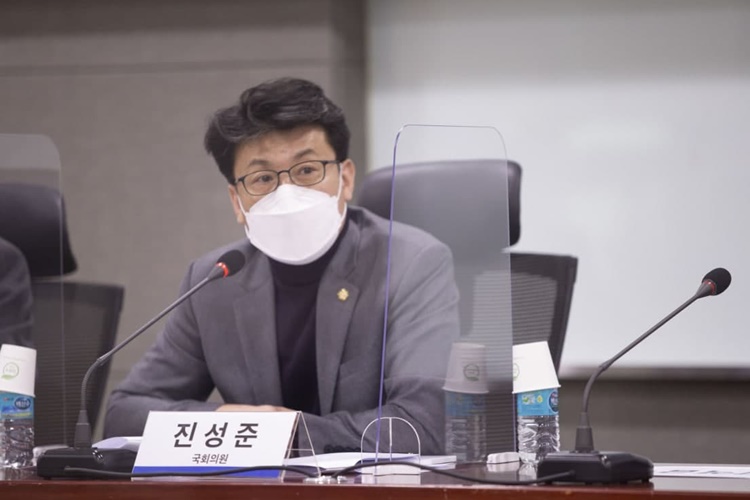 진성준 의원 “취업심사 없이 재취업 고위직 공무원 6년간 2천명↑”
