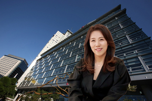 '이선주 체제' LG생건에 쏠린 시선 - 뉴스 썸네일 이미지